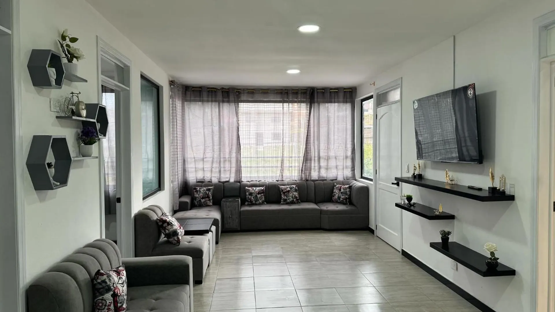M&J Apartment Cuenca Ecuador